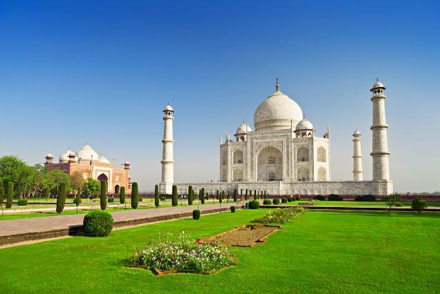Same Day Taj Mahal Tour by Gatimaan Express – A Quick Getaway to the Icon of Love